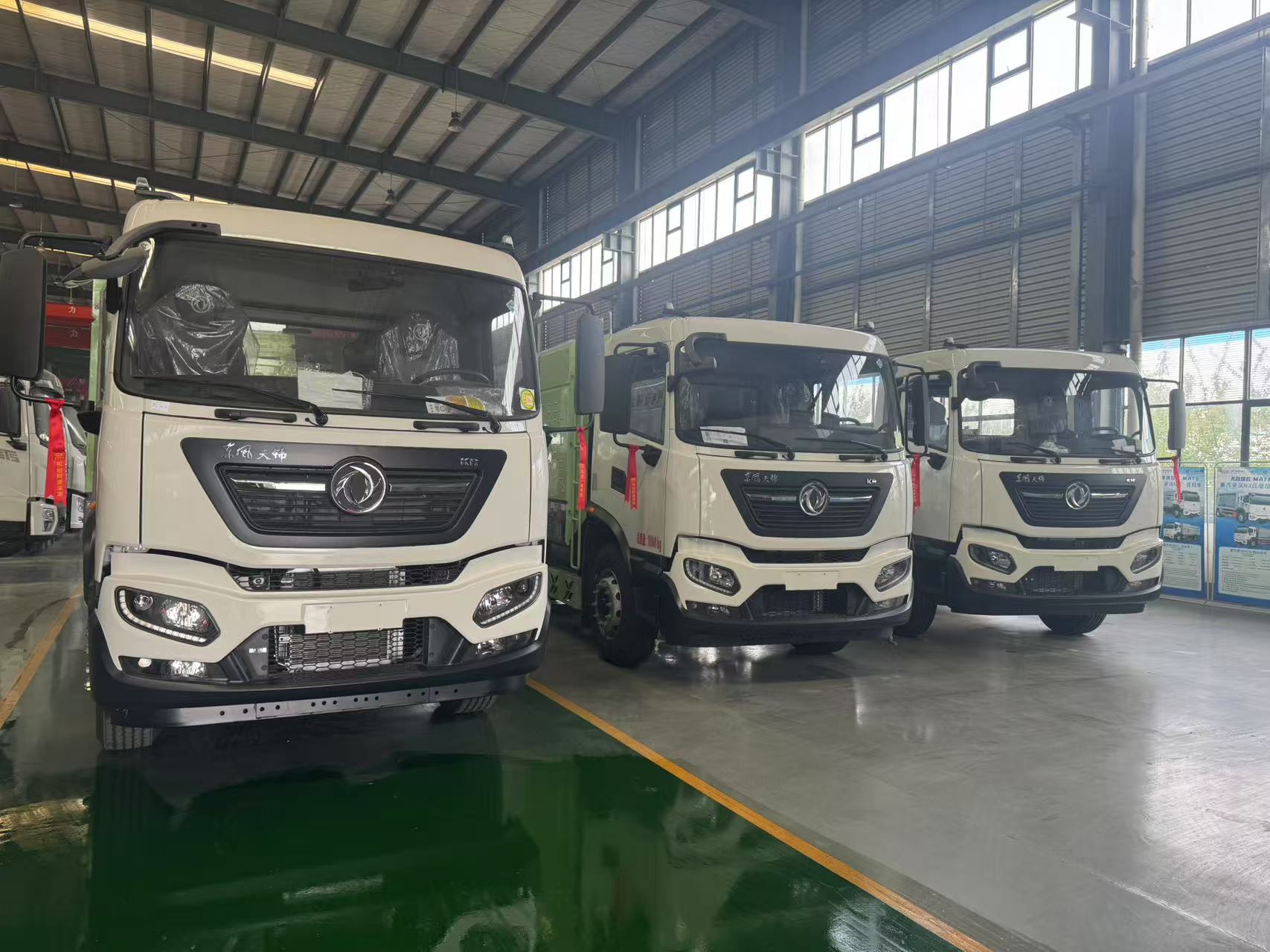 賀喜(河北朱總)喜提新能源純電動(dòng)洗掃車(chē)2輛、純電動(dòng)吸塵車(chē)1輛